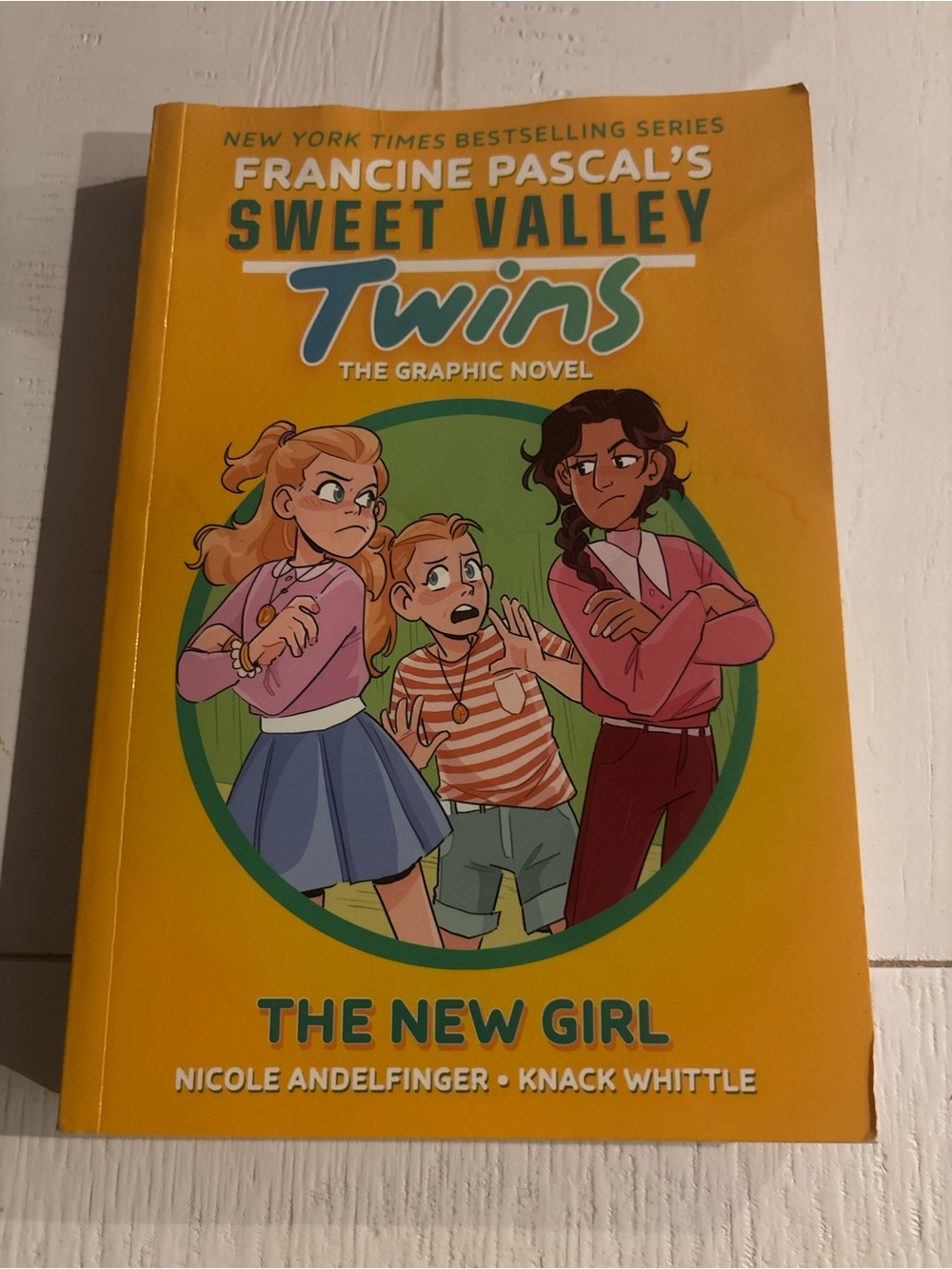 's Sweet Valley Twins: The New Girl - Yellow Kids' Graphic Novel